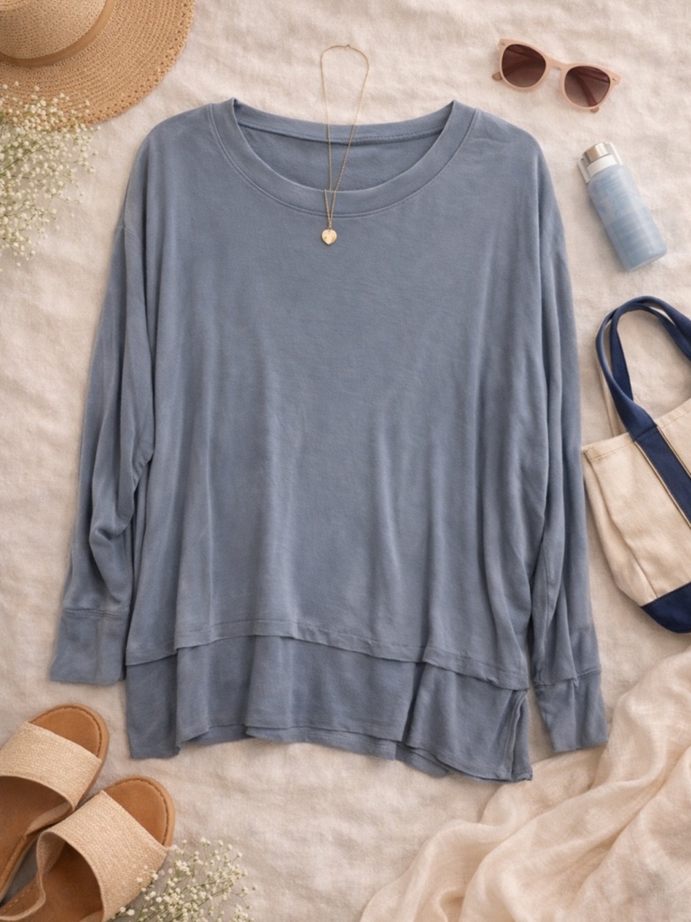 Elan Lightweight Blue Long Sleeve Size L Relaxed Fit Casual Chic Soft Flowy Top